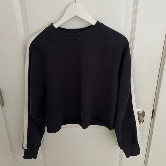 Brandy Melville crew neck - Picture 4 of 4
